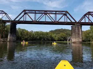 Canoe the Caney