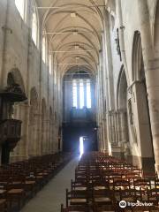 Church of Saint-Pierre de Montfort-l'Amaury