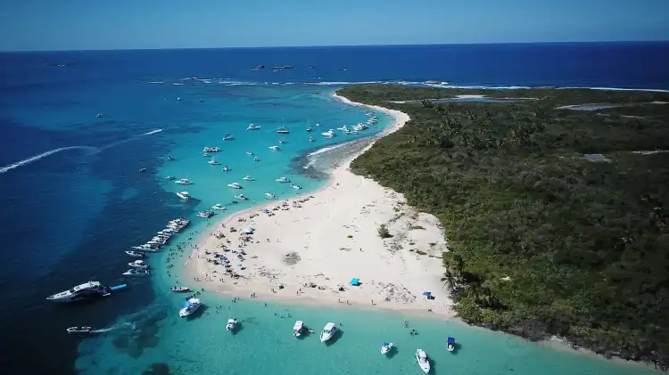 Hotels near Icacos Island