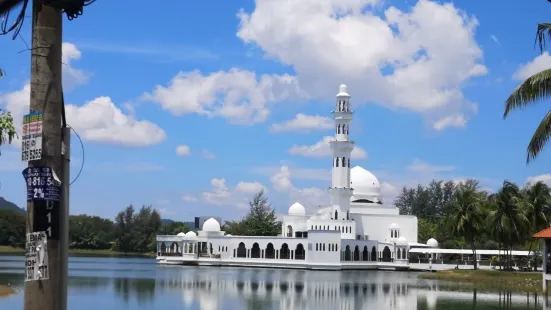 Tengku Tengah Zaharah Mosque