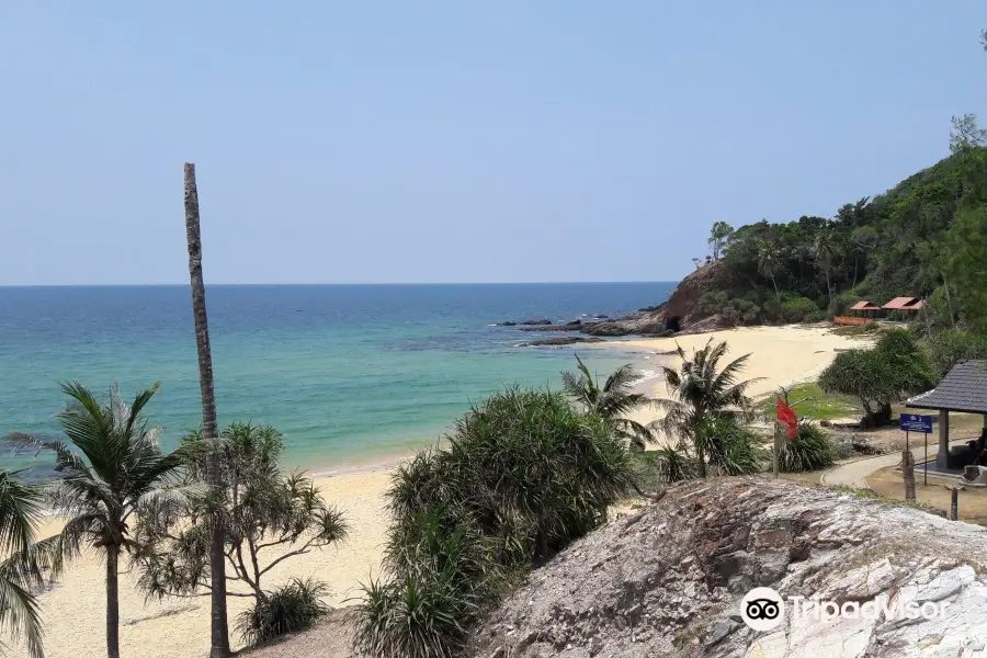 Pantai Teluk Bidara