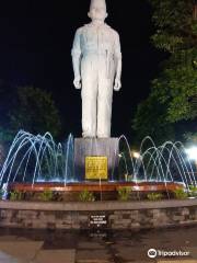 Monumen Gubernur Suryo