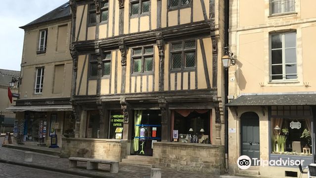 Lace Conservatory in Hotel du Doyen (Dentelle de Bayeux)