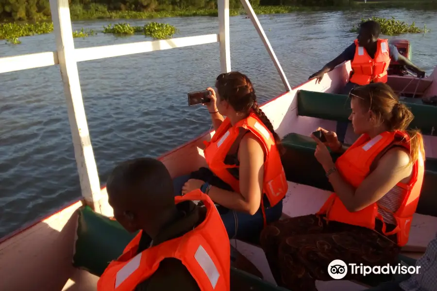 Cruise Lake Victoria