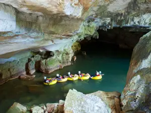 Cave Tubing.Bz