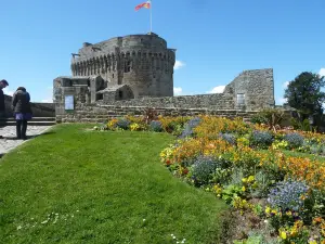 Dinan Castle