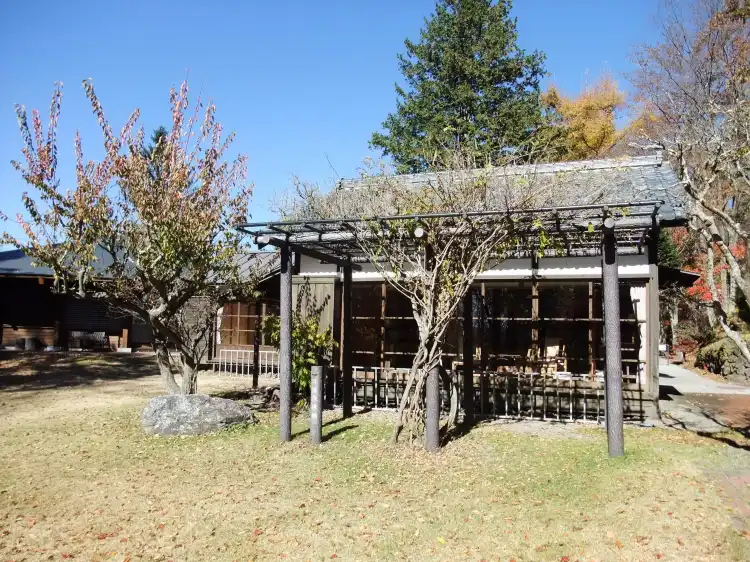 Hotels in der Nähe von Hori Tatsuo Memorial Museum of Literature