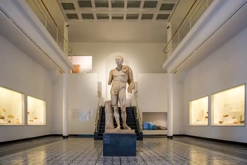 Hotels near National Archaeology Museum