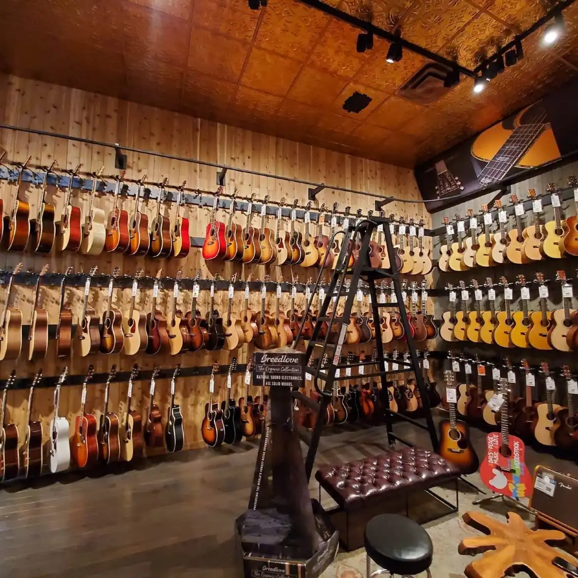 Hotels near Guitar Center