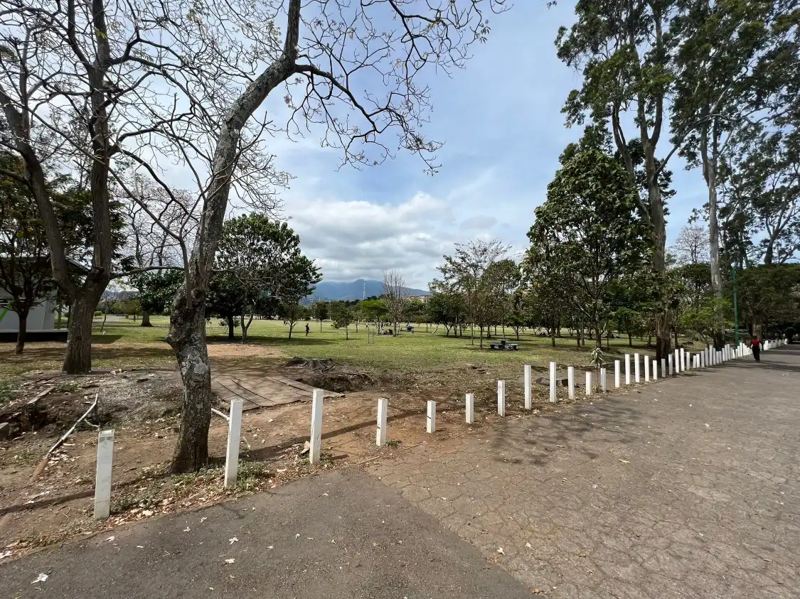 Hotels near La Sabana Park