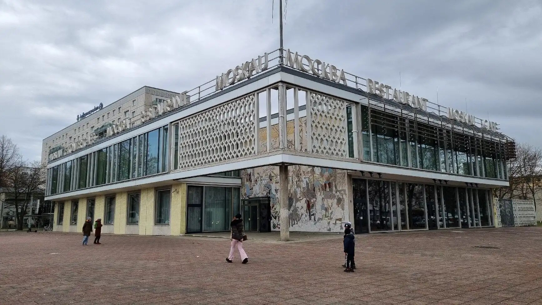 Hoteles cerca de Cafe Moskau