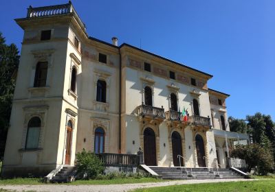 Villa Piva, detta "dei Cedri"