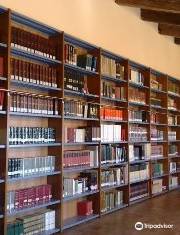 Biblioteca Comunale 'Armando Lucifero'