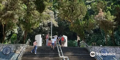 臺灣地理中心碑
