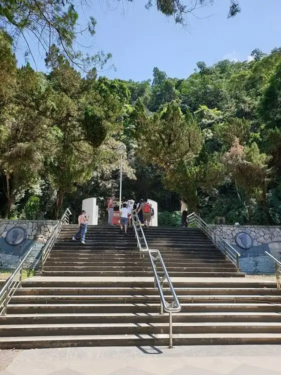 Các khách sạn gần Geographic Center Stela of Taiwan