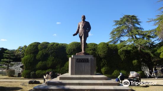 Bronze statue of Ikeda Hayato