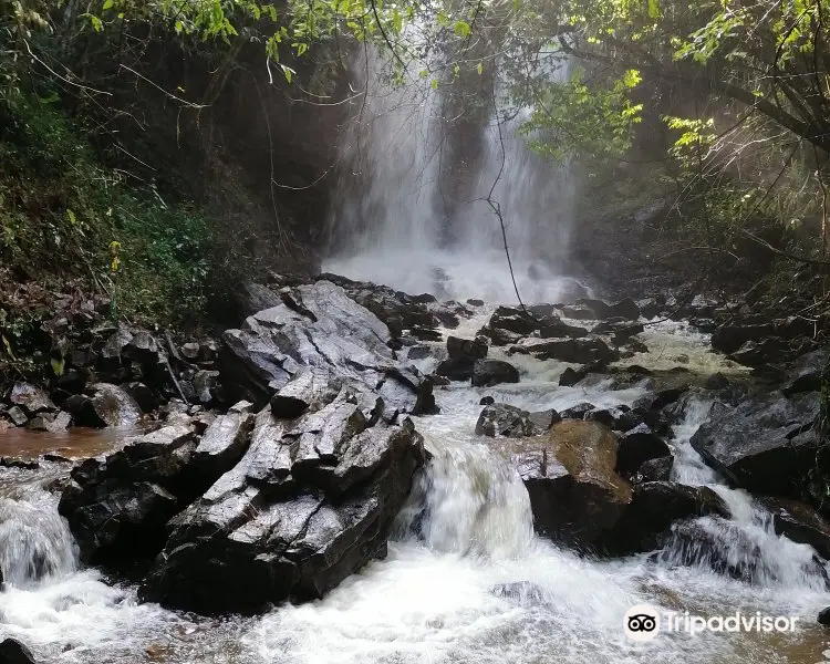 Dakdam Waterfall