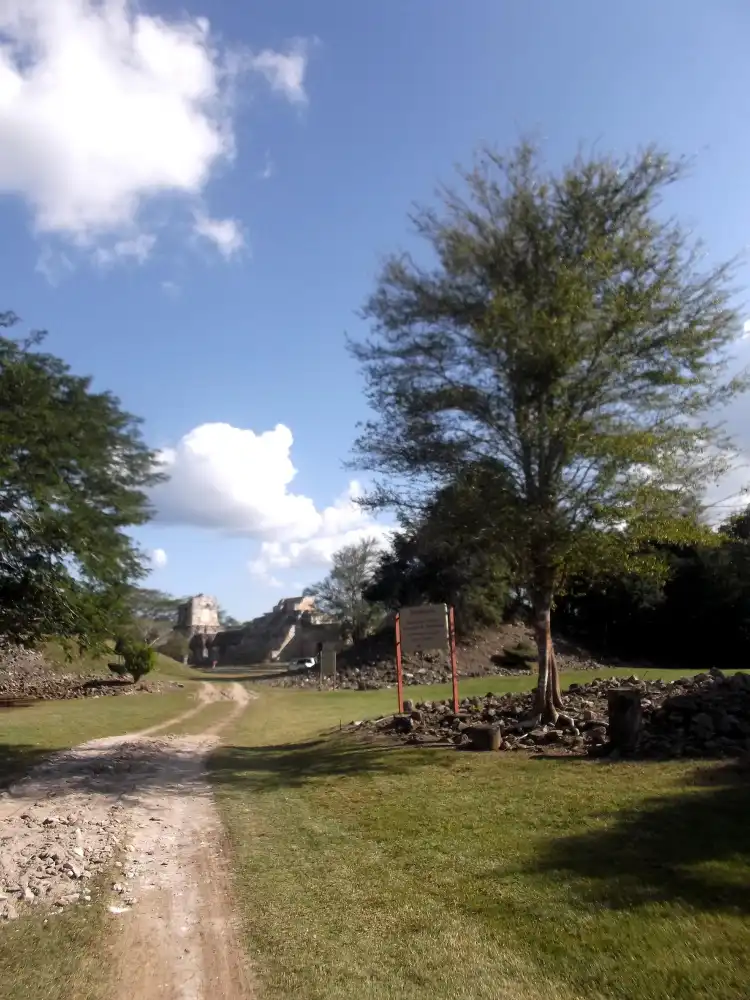 Hotels near Site Maya de Dzibilnocac Dans le Yucatan