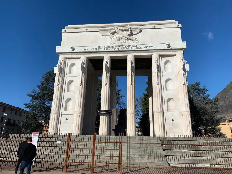 Các khách sạn gần Monumento della Vittoria