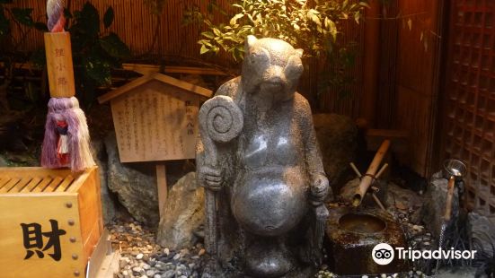 本陣狸大明神社