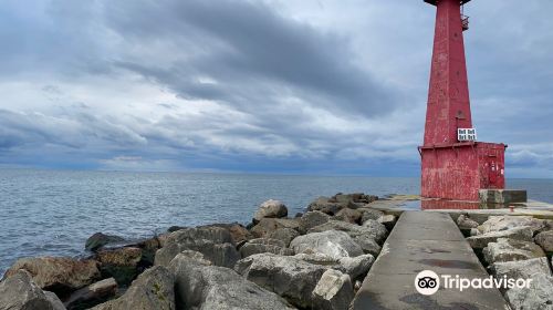 Muskegon South Pierhead Lighthouse