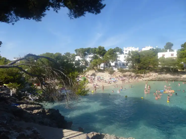 Hotels near Plage Cala D'or