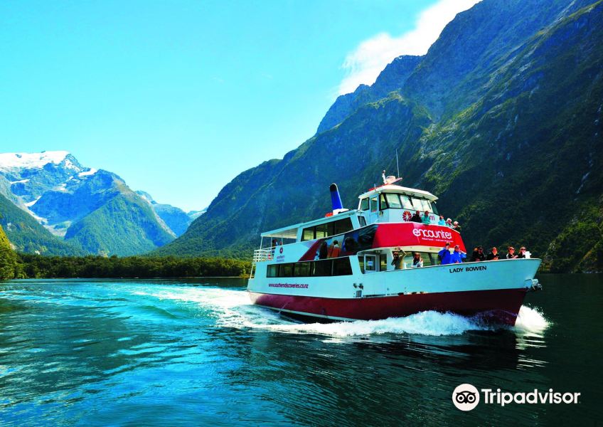 Vé máy bay Christchurch Eo biển Milford