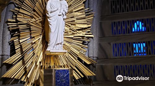 Crypte de la Basilique de l’Immaculee Conception.