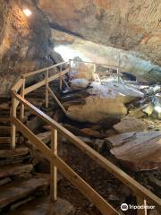 Gronligrotta Cave