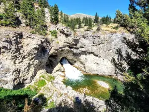 Natural Bridge Falls Picnic Area