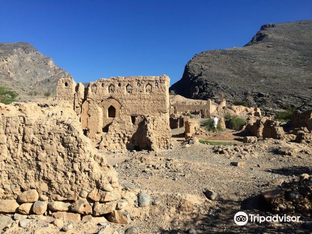 Tanuf Castle Ruins | أطلال حصن تنوف