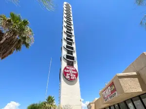 The World's Tallest Thermometer