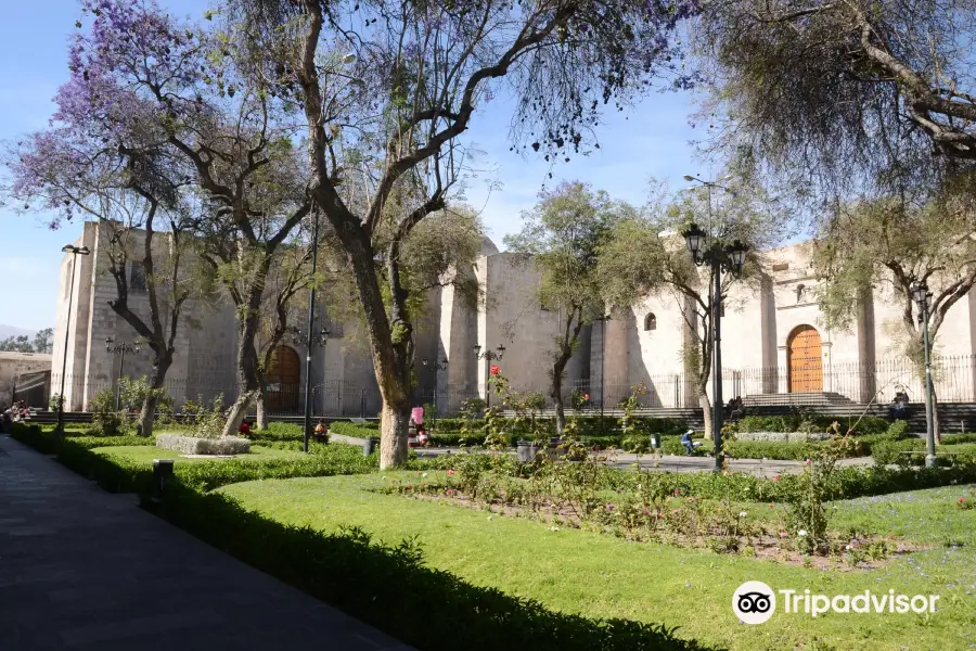 San Francisco Plaza, Church and Monastery