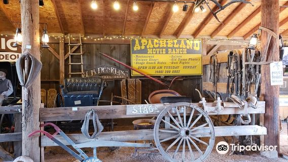 Superstition Mountain - Lost Dutchman Museum