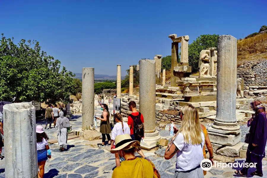 Memmius Monument