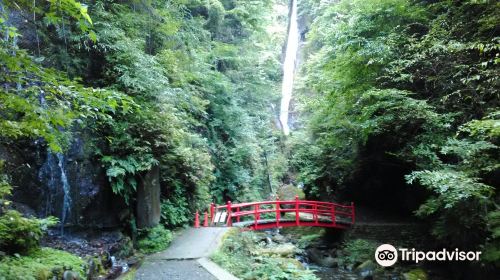 灑水の滝