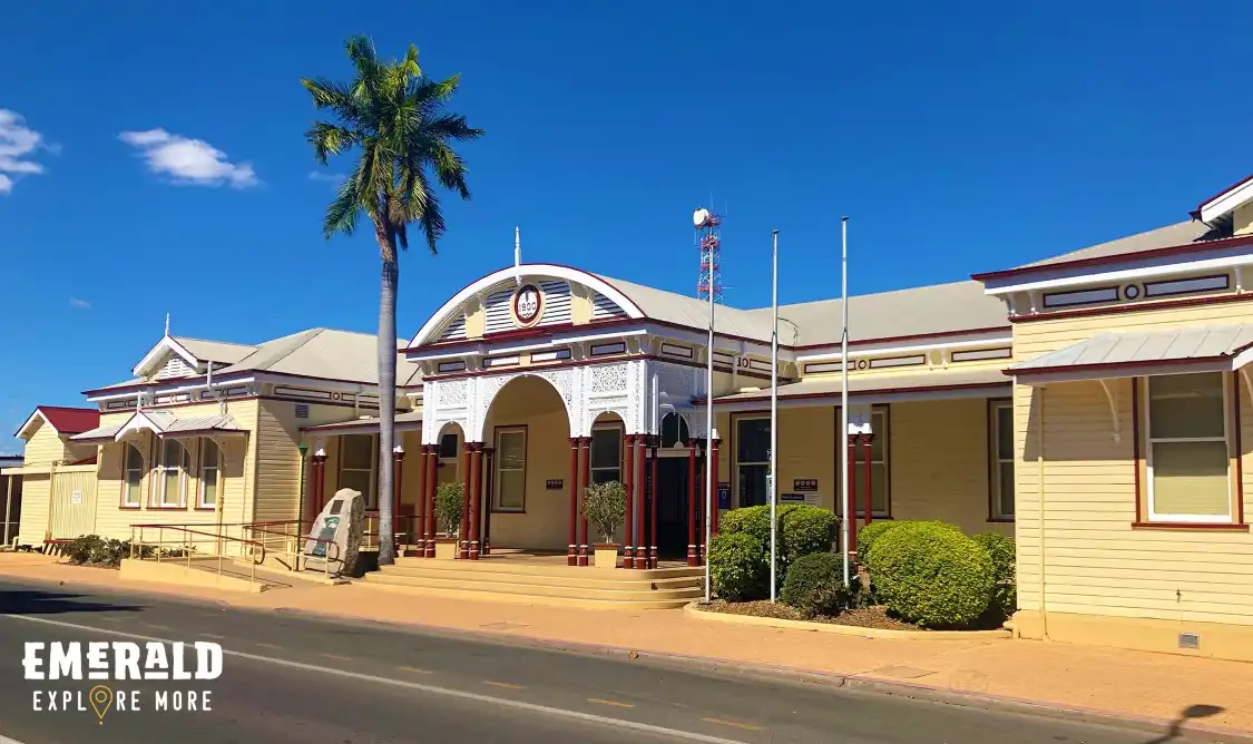 Hotels near Emerald Railway Station