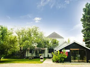 Leighton Art Centre