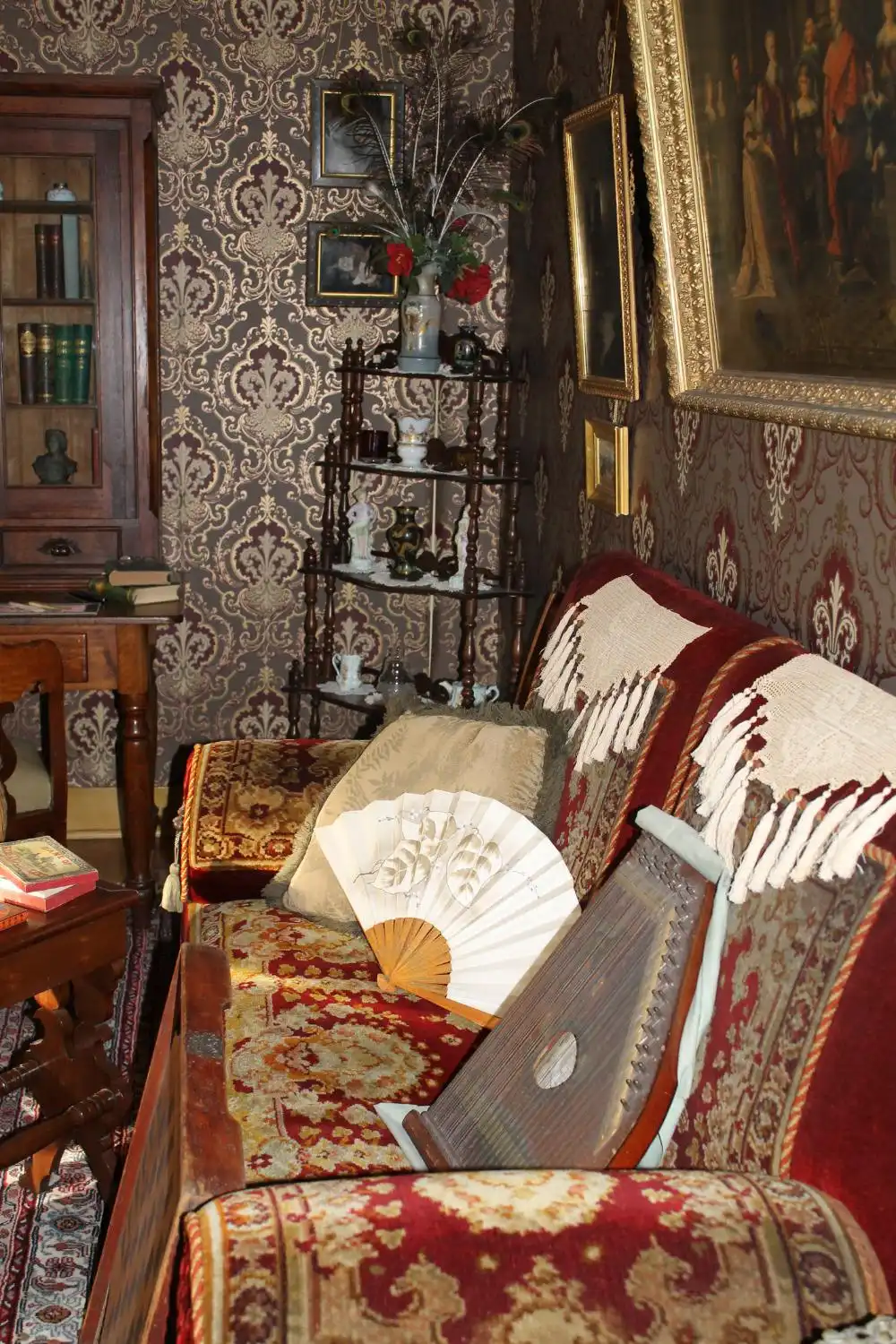 Hotel dekat Wolf House Museum