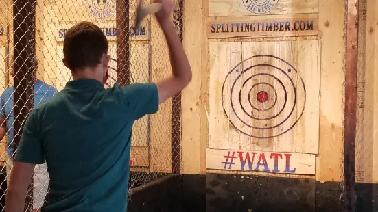 Splitting Timber Axe Throwing Tucson