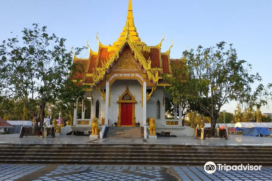 Lak Muang (City Pillar Shrine)