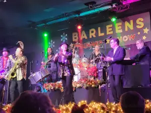 Barleens Dinner Show