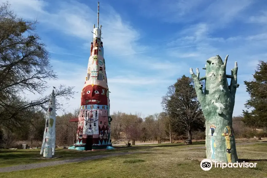 Ed Galloway's Totem Pole Park