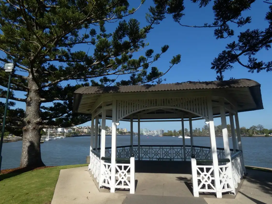 Hotels near Newstead House
