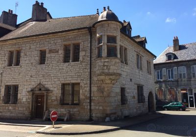 Maison à Tourelle