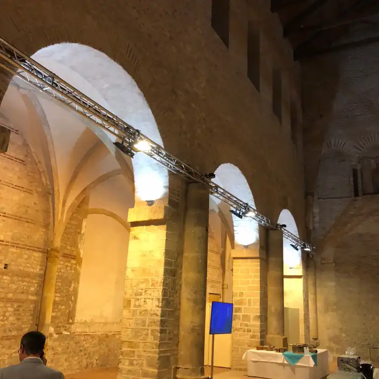 Hotels near Basilica of Saint-Pierre-aux-Nonnains