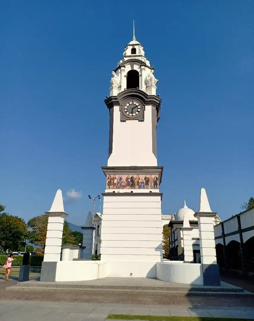 Hotels near Birch Memorial Clock Tower