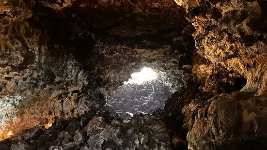 クラ カイ洞窟と溶岩トンネル