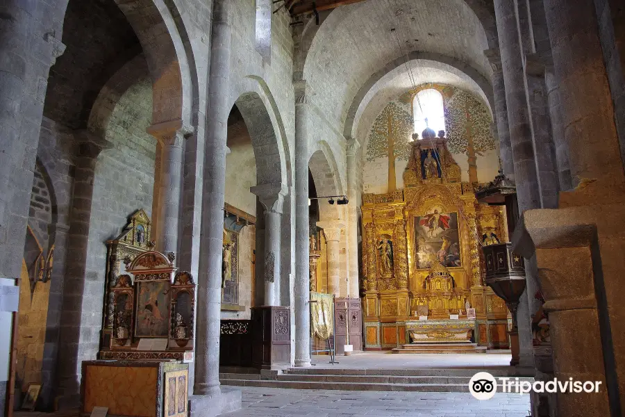 Eglise Saint-Pierre de Bredons