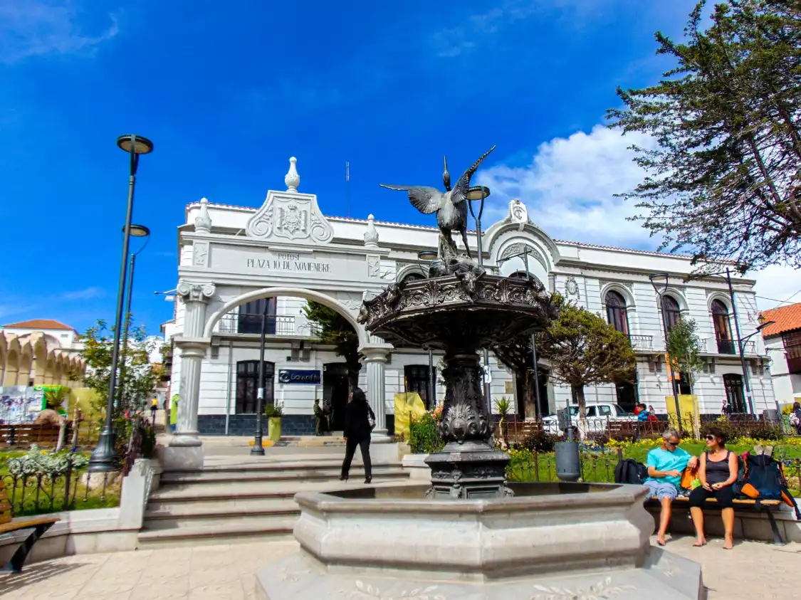 Hotels near Plaza 10 de Noviembre